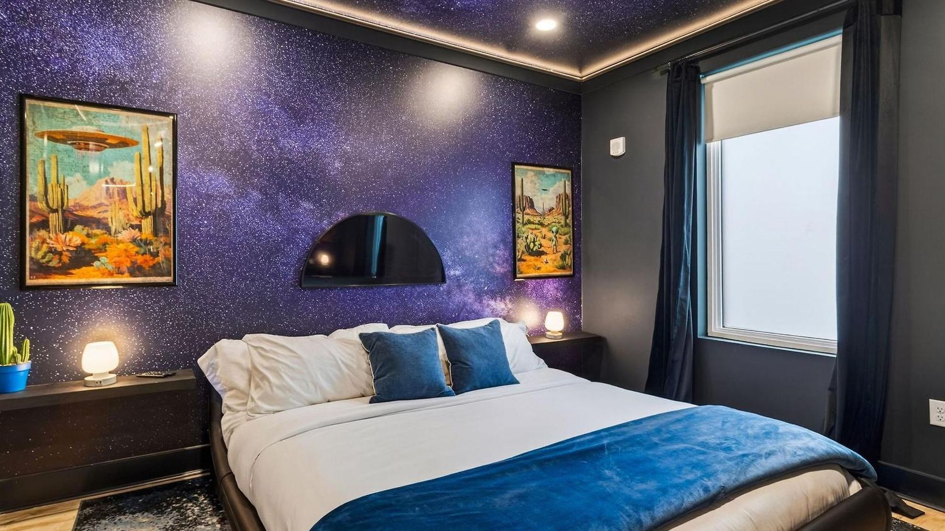 Cosmic Cowboy By Avantstay Apartment