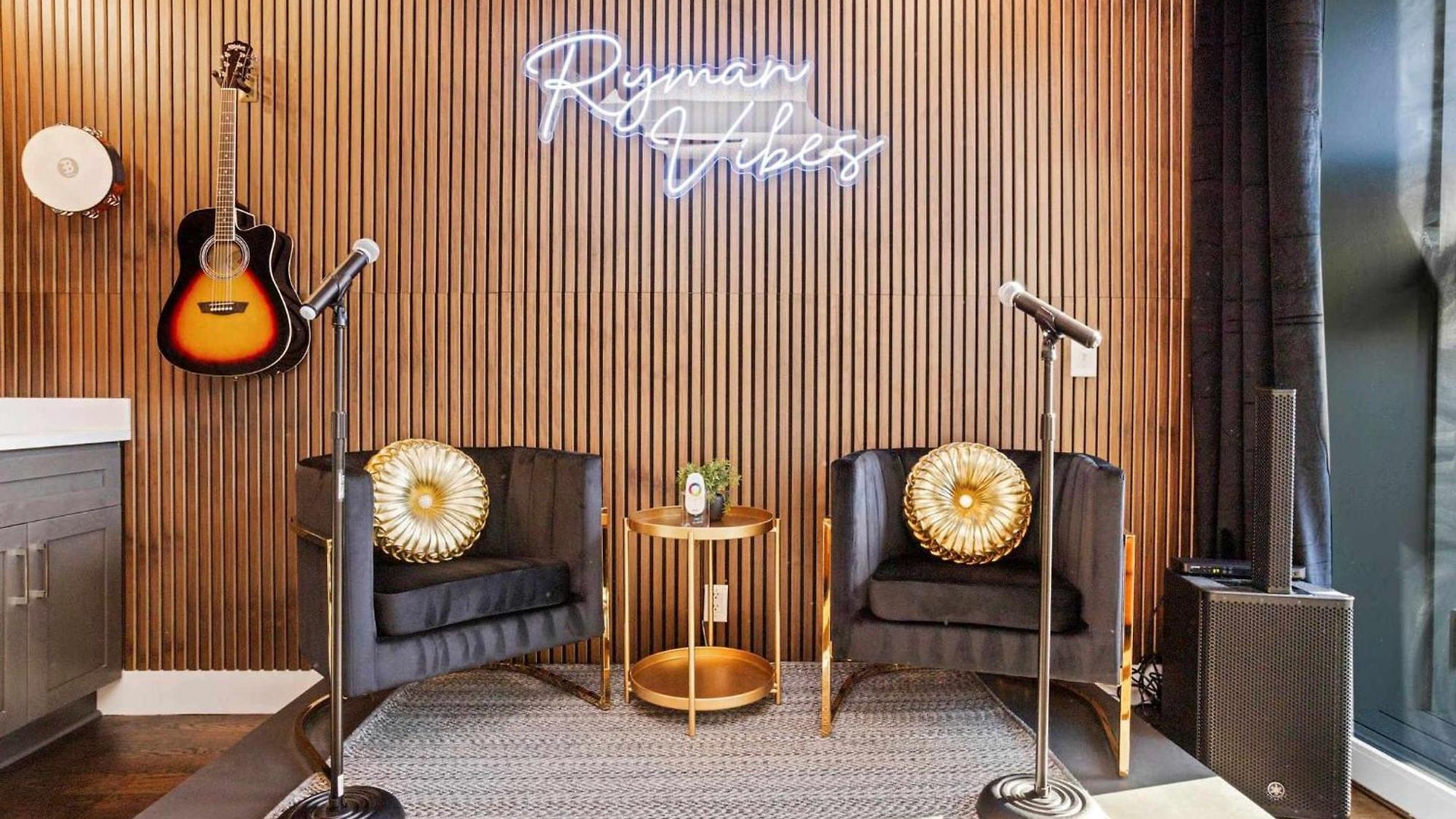 Luxury Gated Duo Sleeps 24 Karaoke & Rooftop *