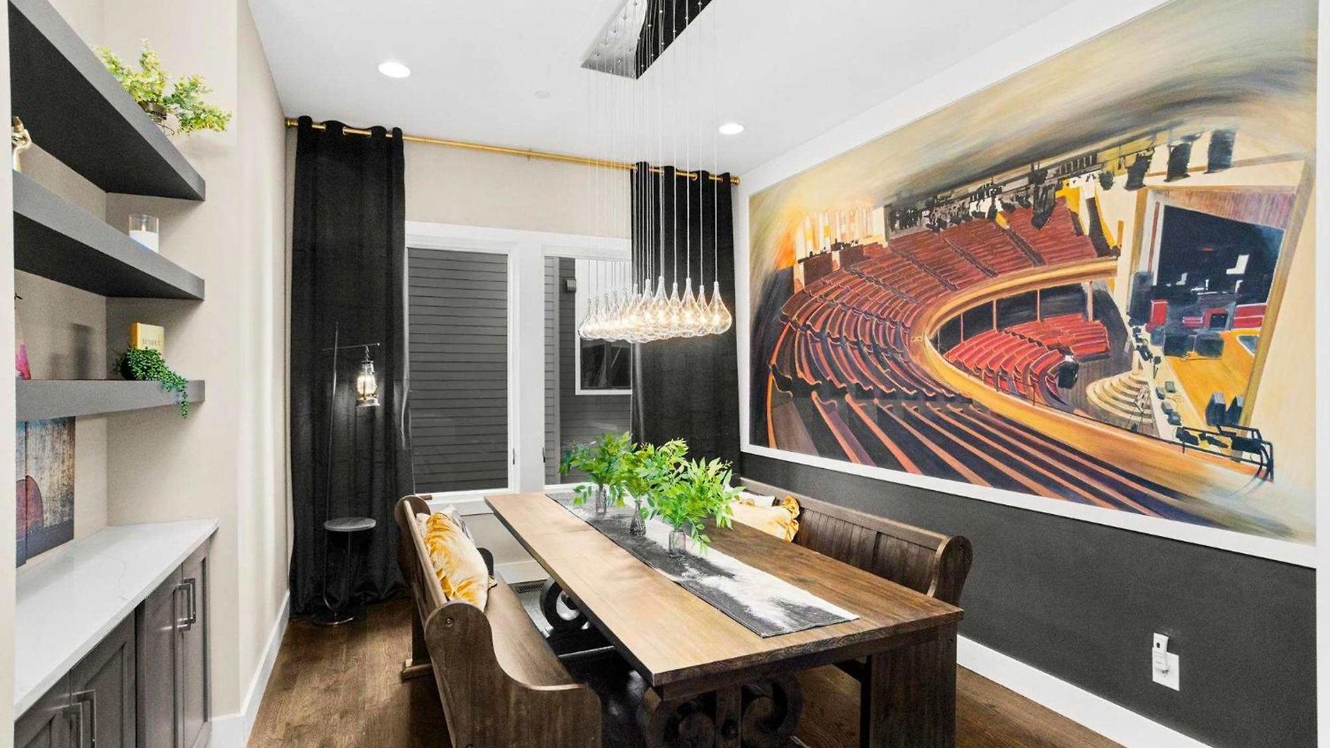 Luxury Gated Duo Sleeps 24 Karaoke & Rooftop Holiday home