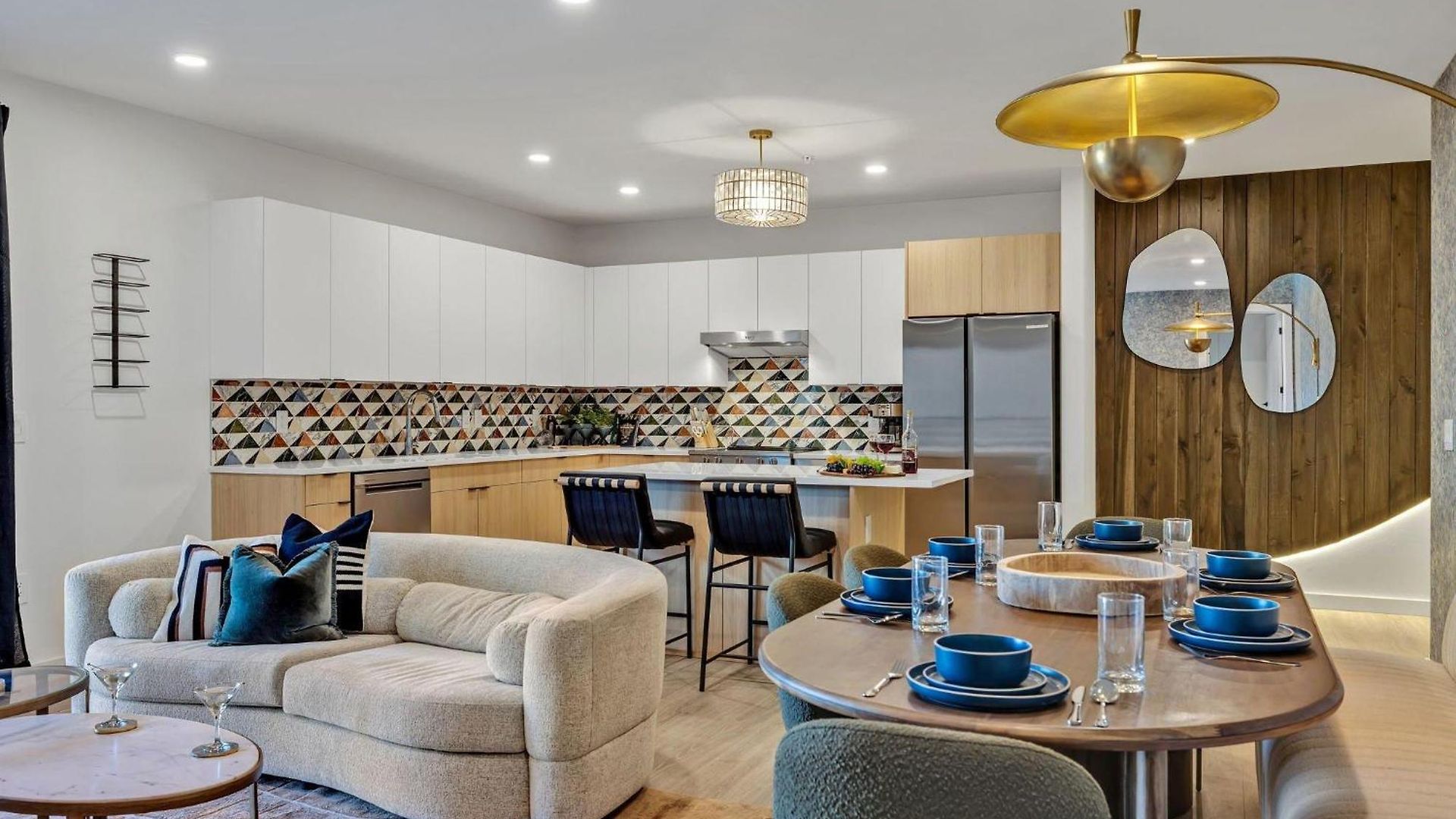 Holiday home Hyve-anthem-private Balconies-walk To Broadway *