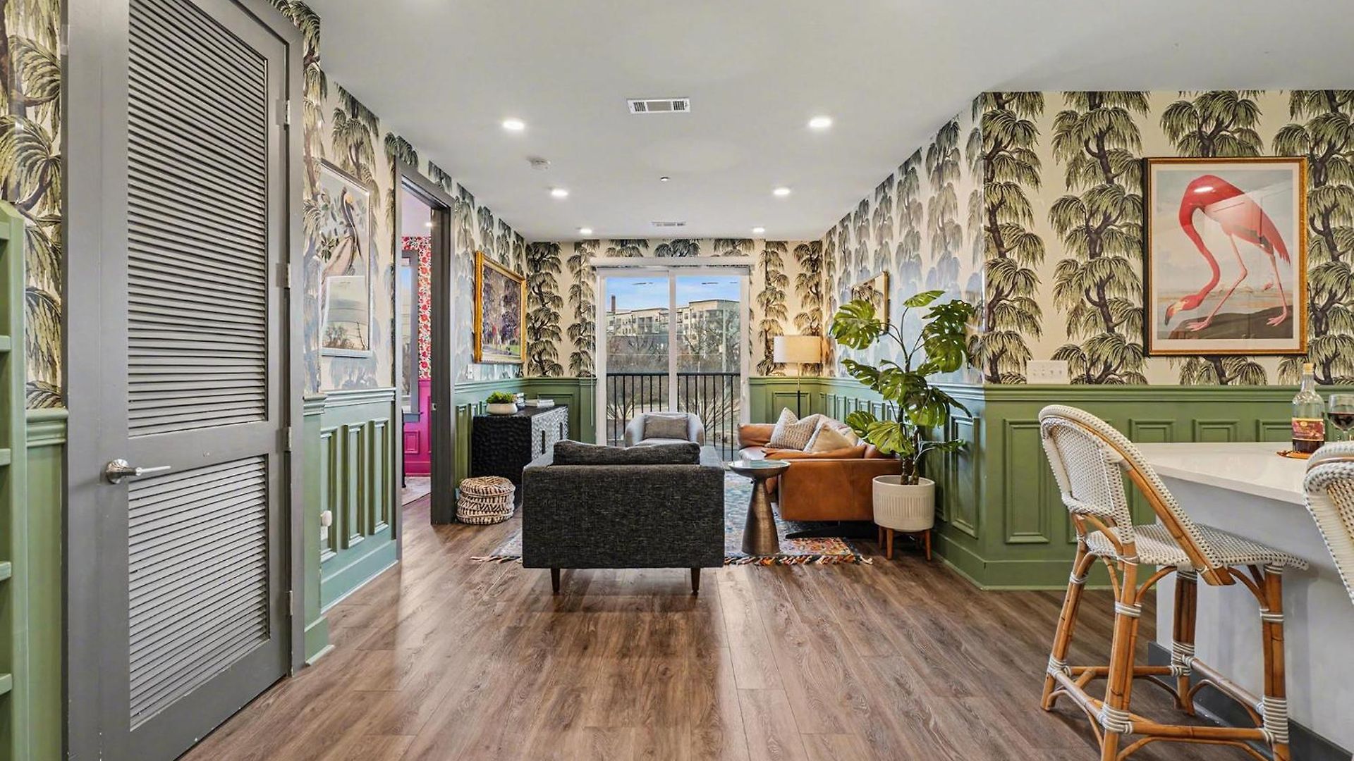 Petal & Palm-rooftop Patio & Gym-mins To Broadway Holiday home Nashville