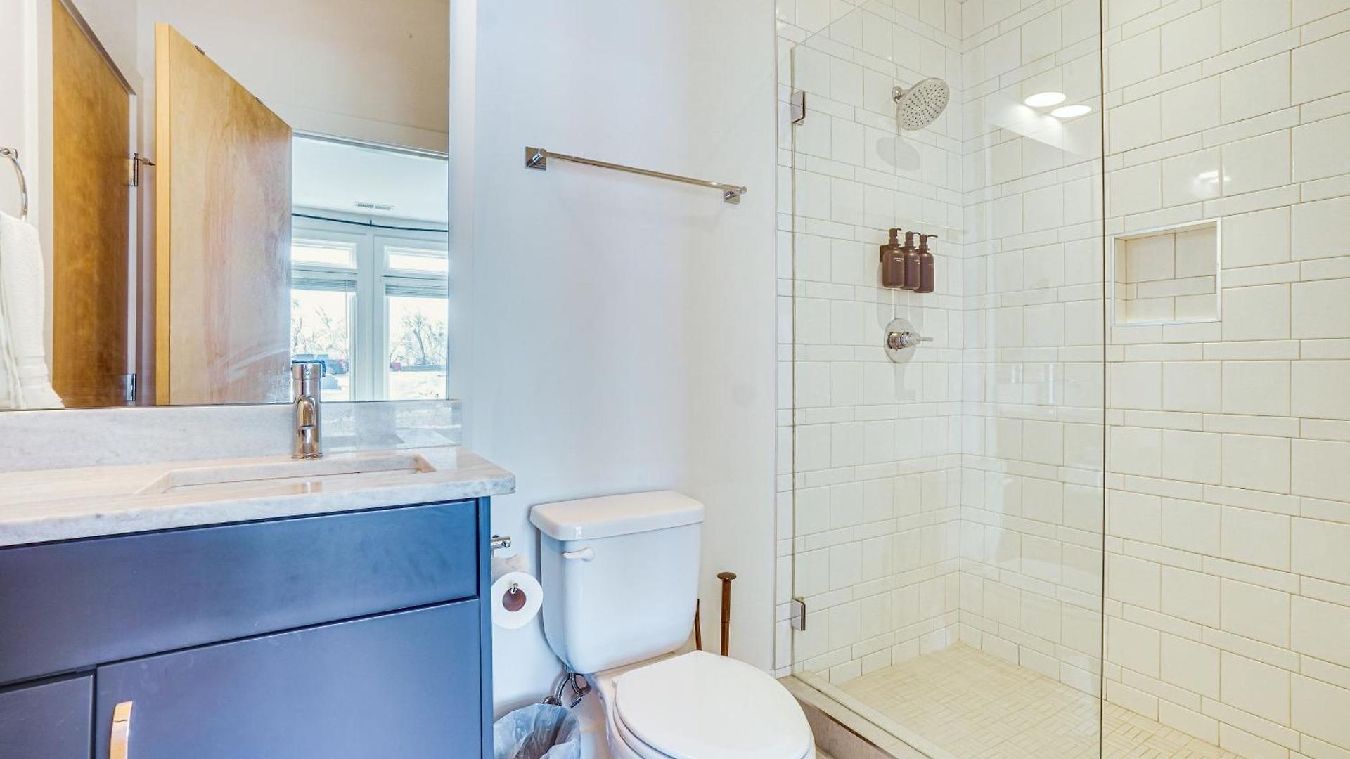 Pet-friendly Townhome W/ Rooftop Deck! Holiday home