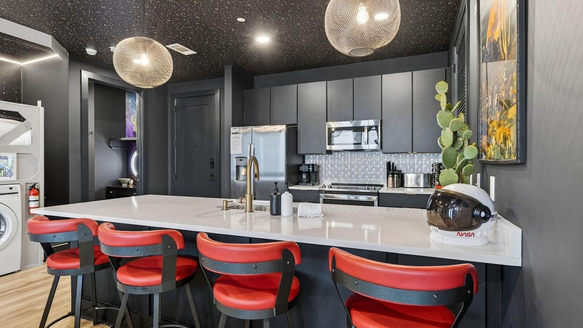 Apartment Cosmic Cowboy By Avantstay *