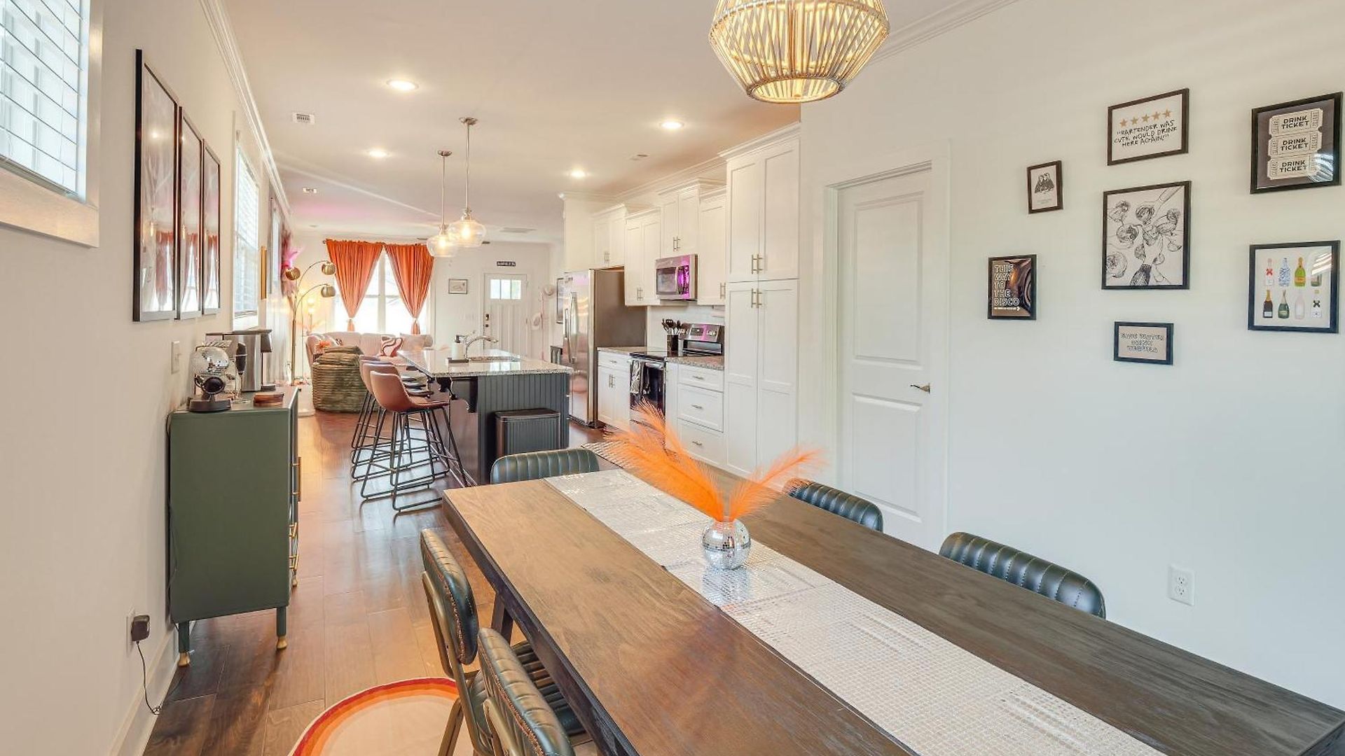 Retro Disco Haven Near Downtown Nash! *