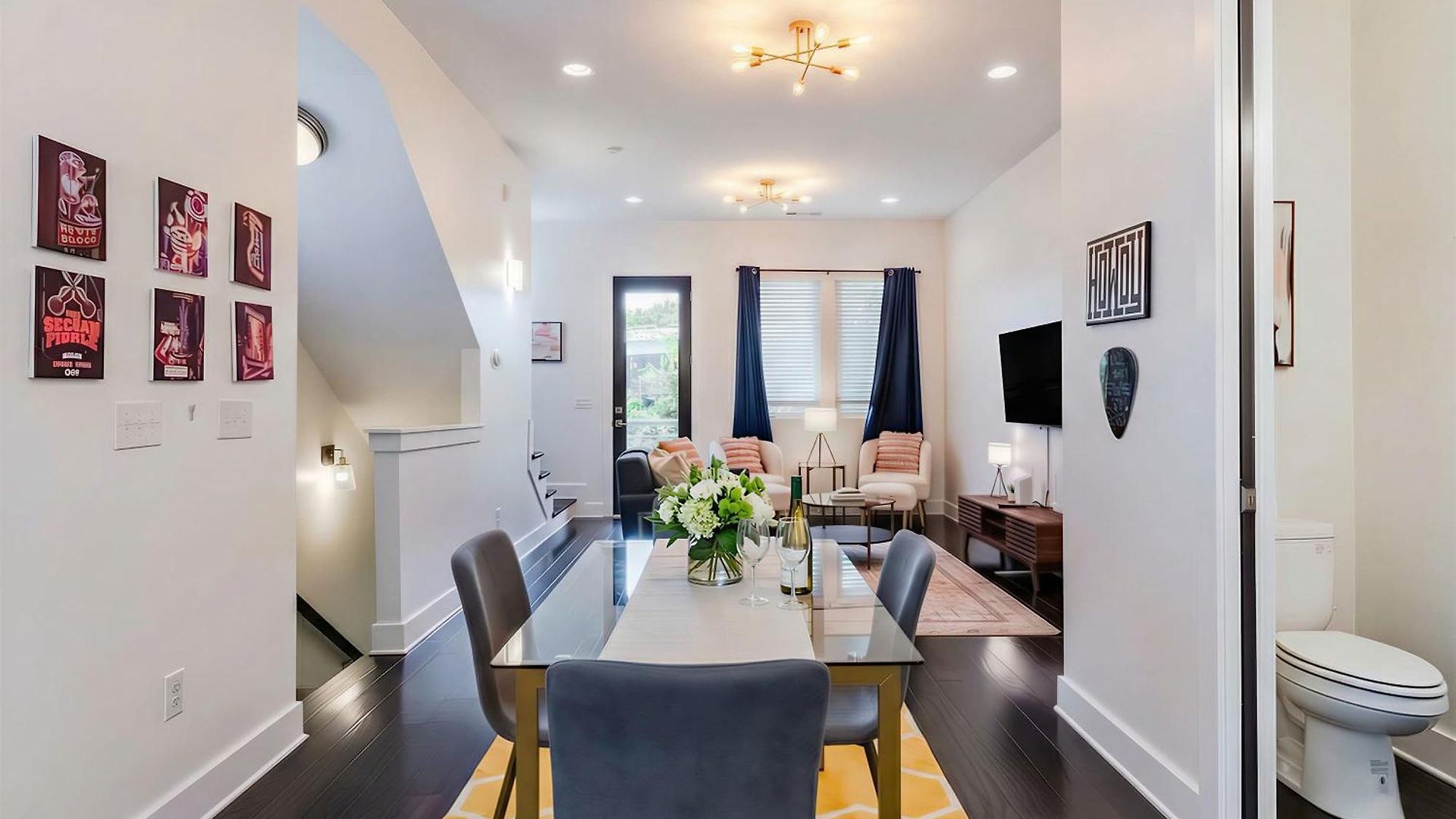 Rooftop Views & Patio Lounge Near Downtown Holiday home *