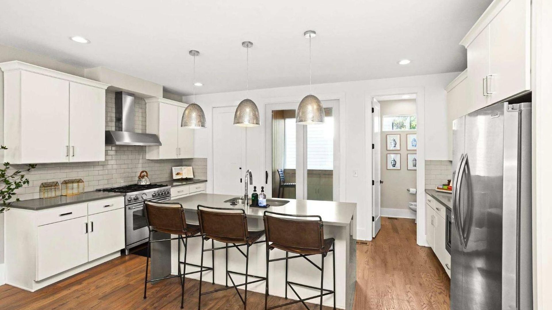 8th Ave South Gem Fabulous For Groups Of 12 Holiday home