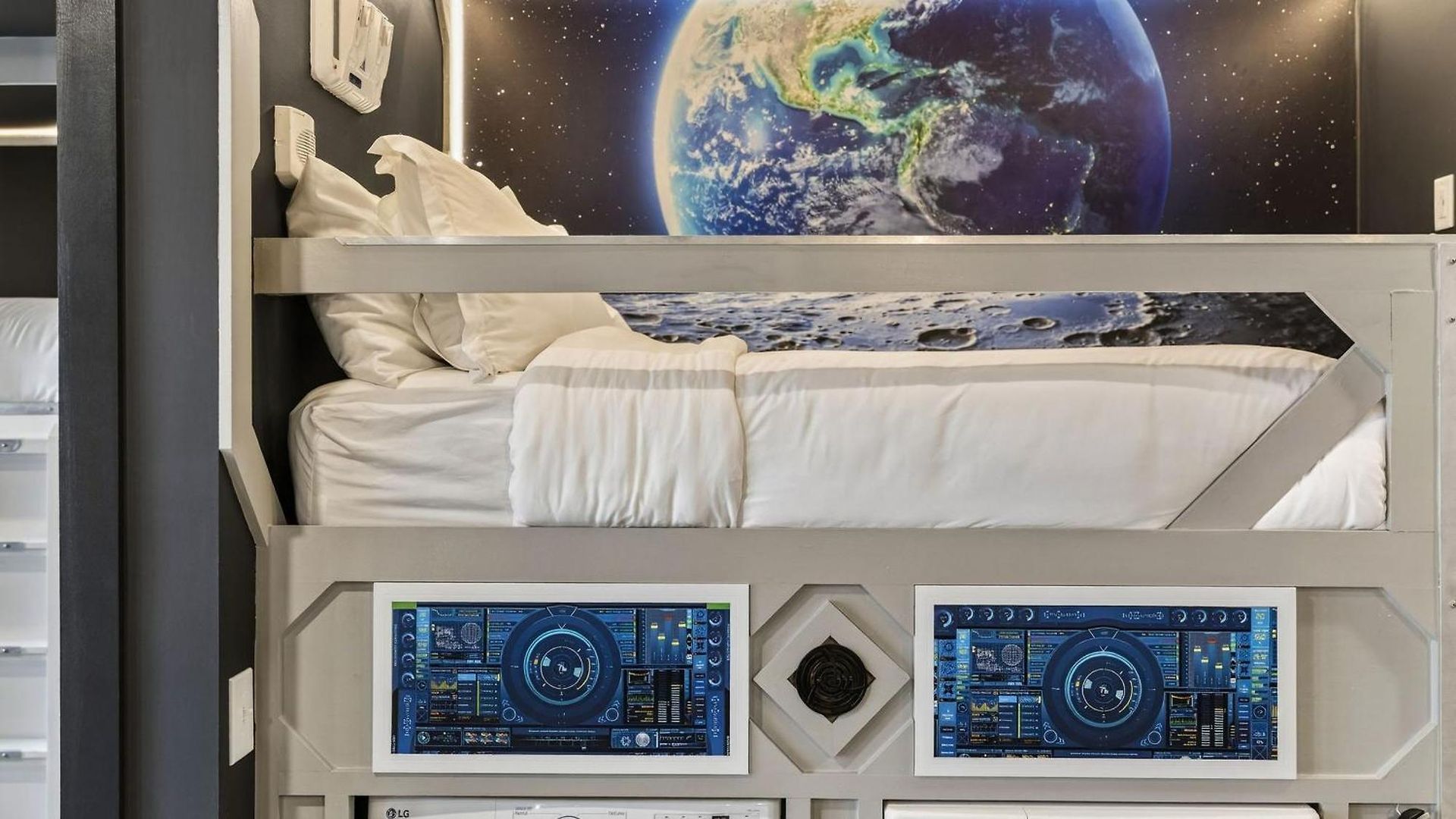 Apartment Cosmic Cowboy By Avantstay Nashville