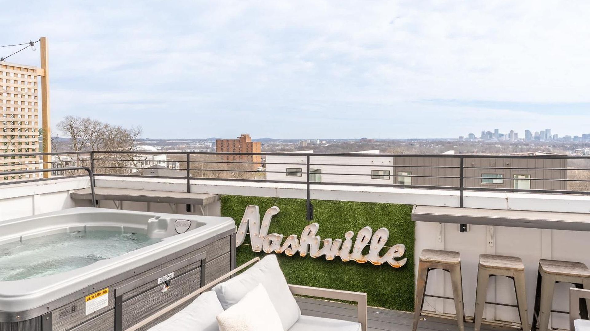 The Groovy Goodrich - Rooftop Hot Tub And Views