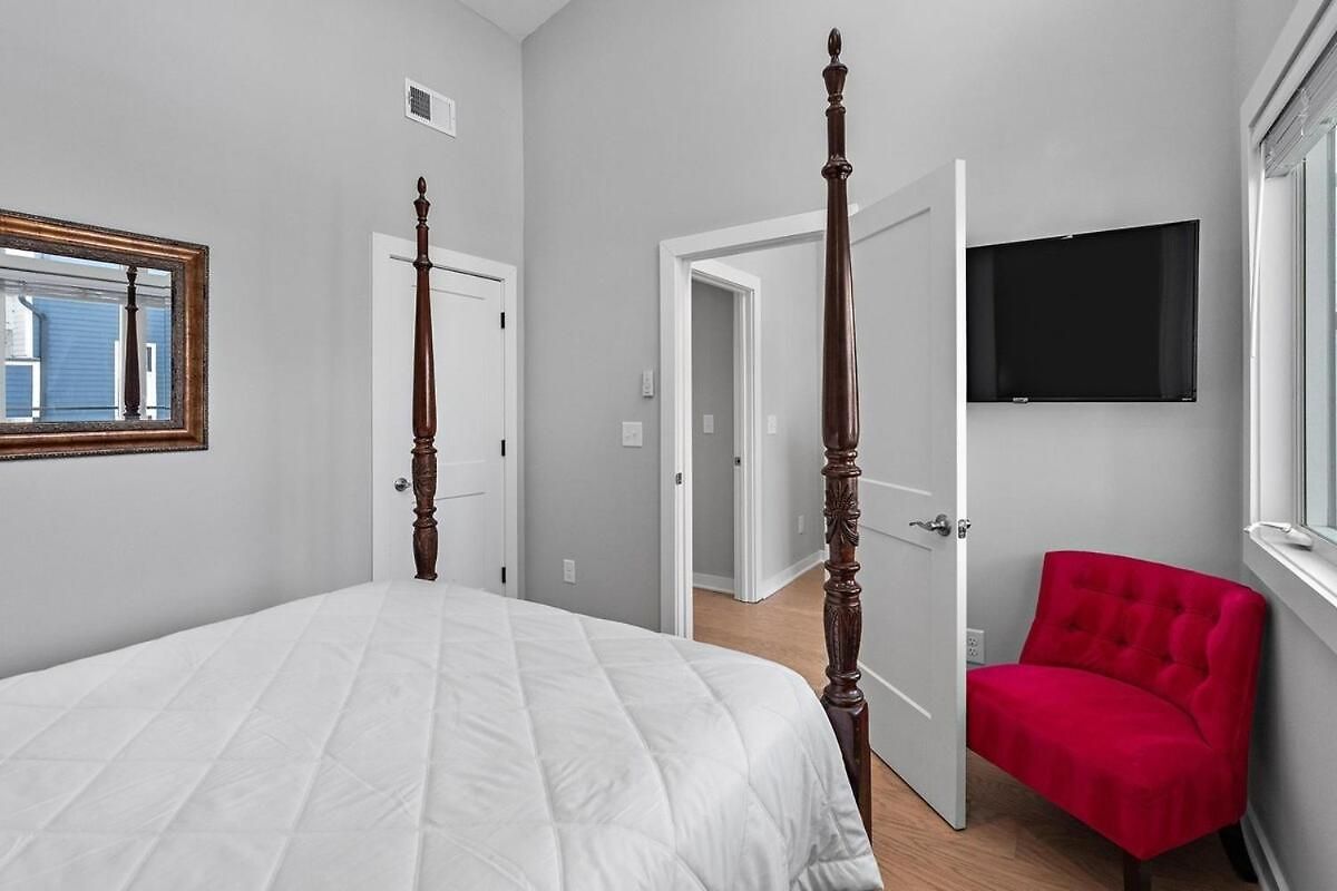Lucky 7 - Hip East Nash Townhouse & Rooftop Deck * Nashville