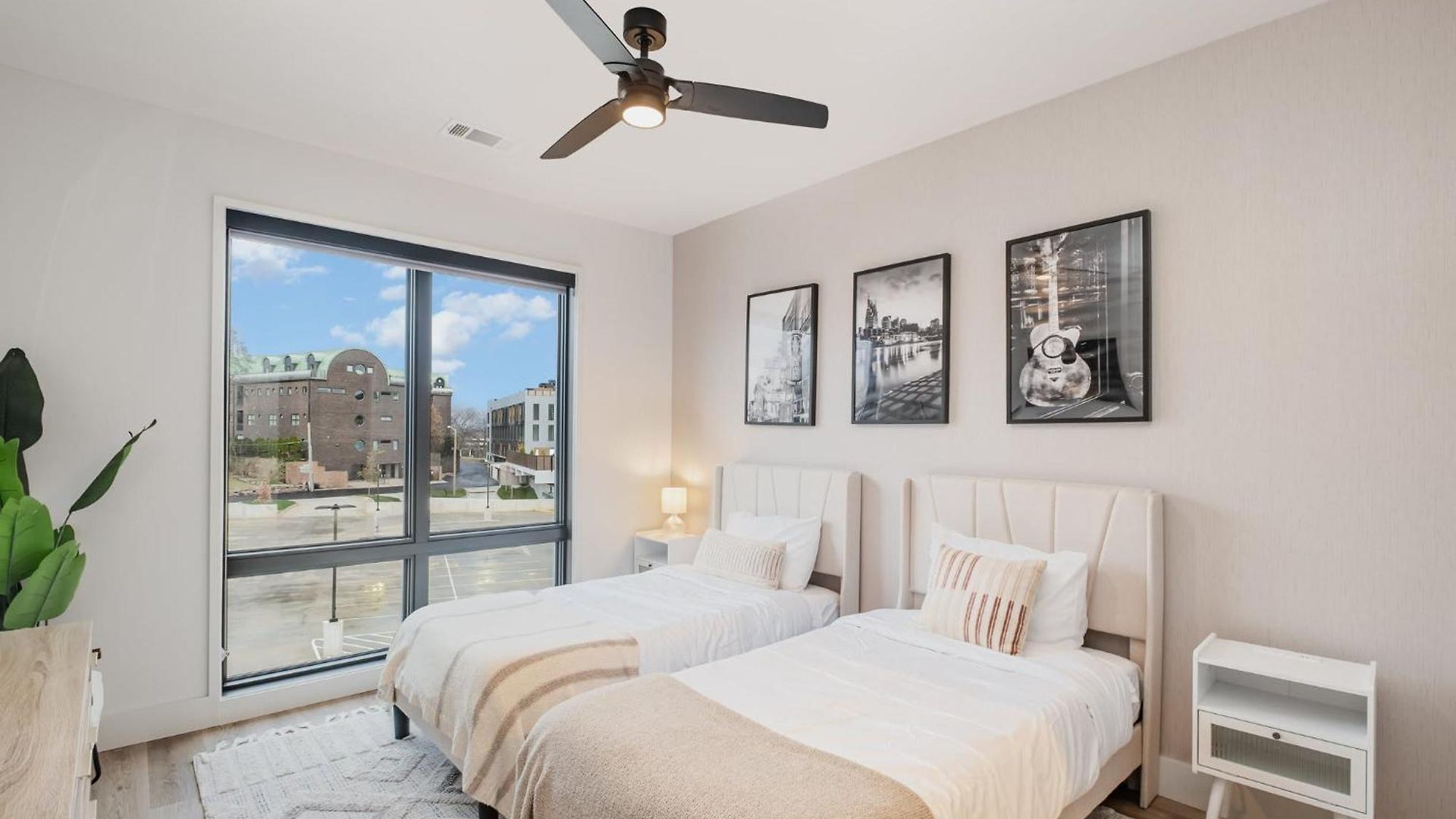 Modern West End For 6 Shared Pool & Gym * Nashville