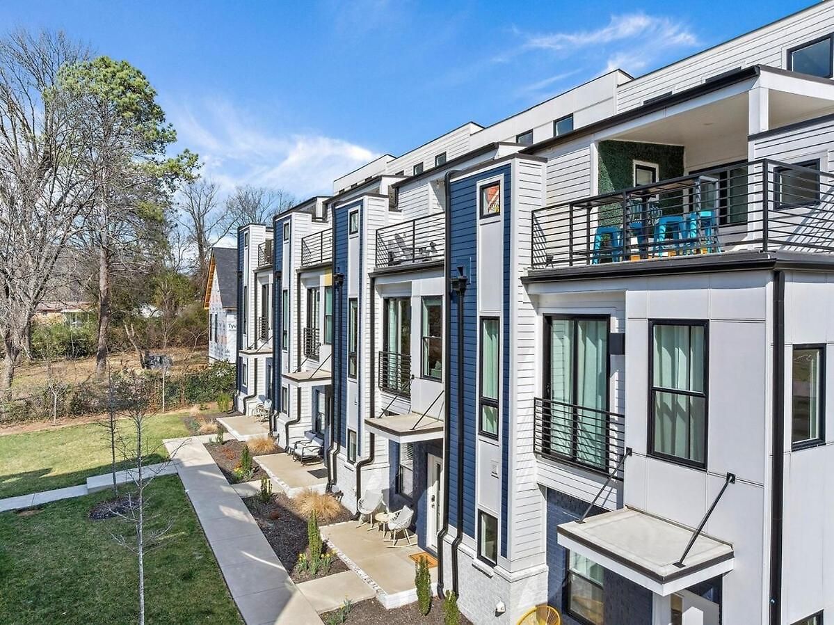 Lucky 7 - Hip East Nash Townhouse & Rooftop Deck