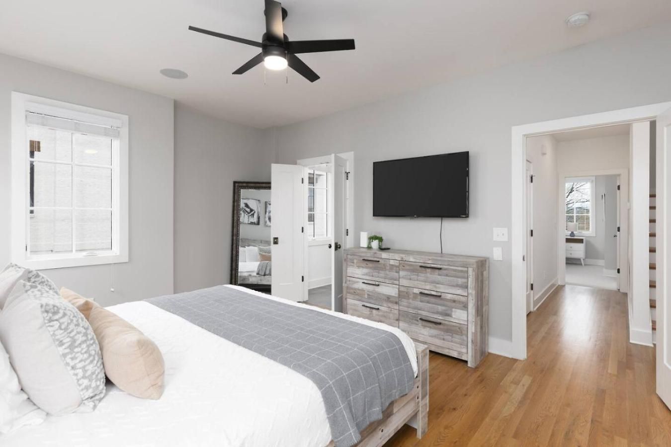 Townhome With Rooftop Garage Pool Table By Belmont And Vanderbilt * Nashville
