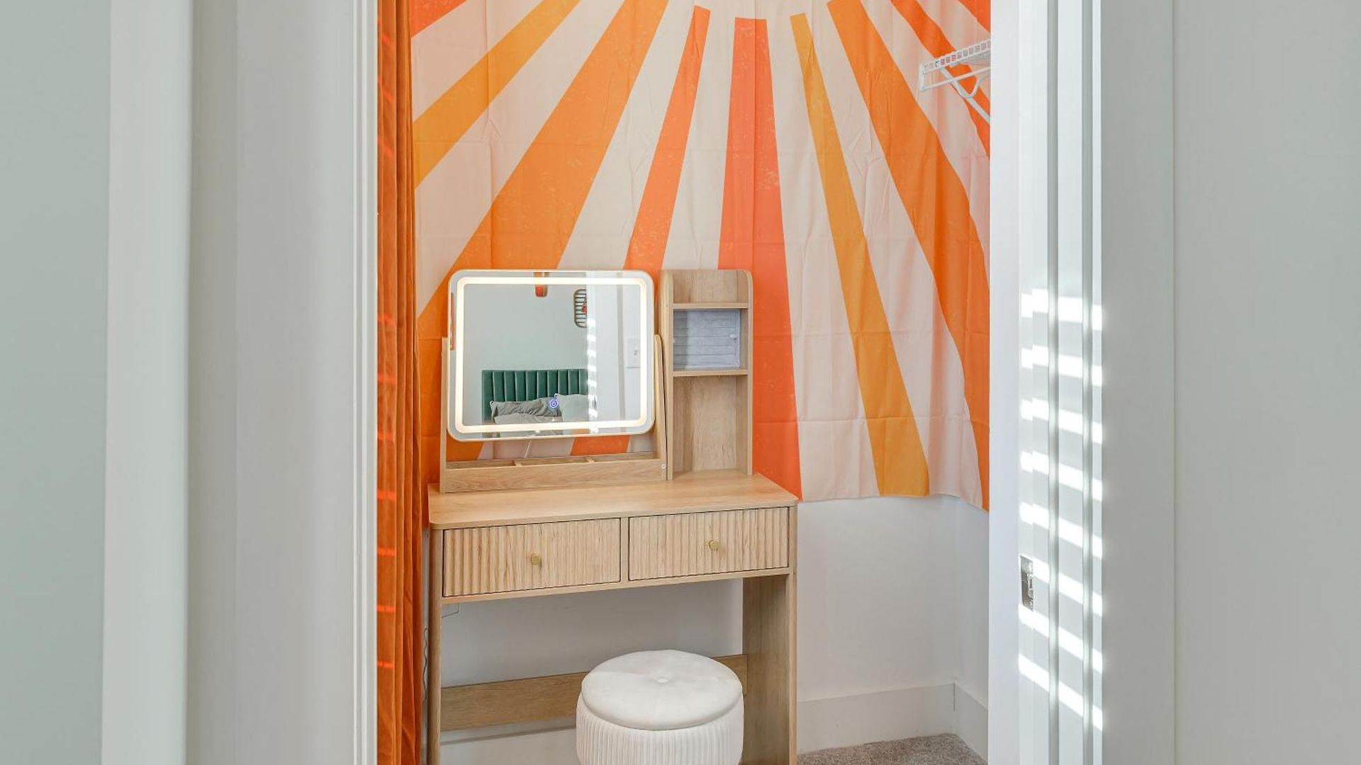 Retro Disco Haven Near Downtown Nash! Holiday home Nashville