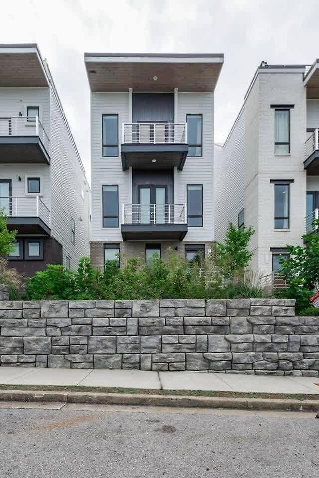 With Stunning Rooftop Views Nashville