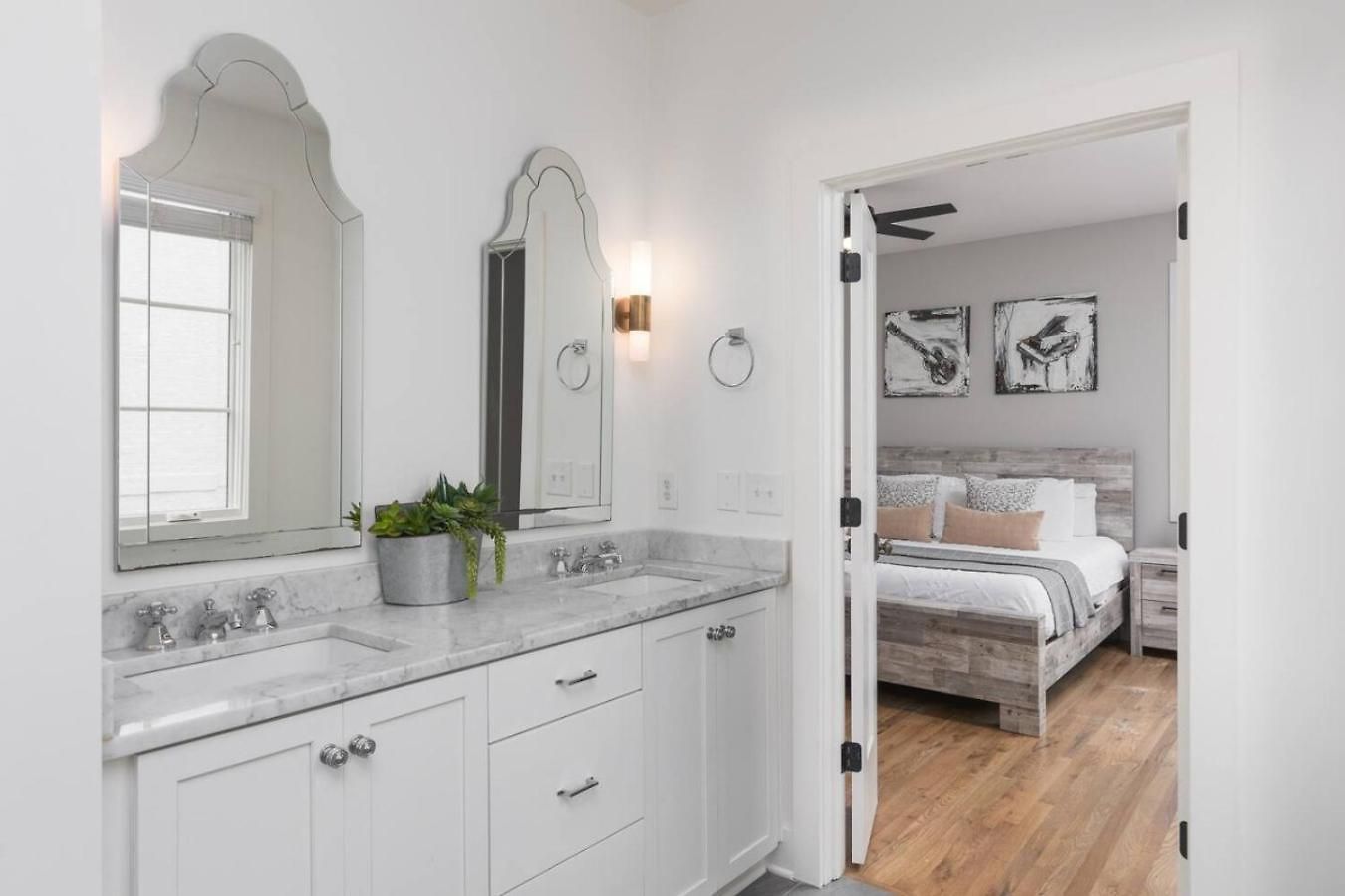 Townhome With Rooftop Garage Pool Table By Belmont And Vanderbilt Holiday home Nashville
