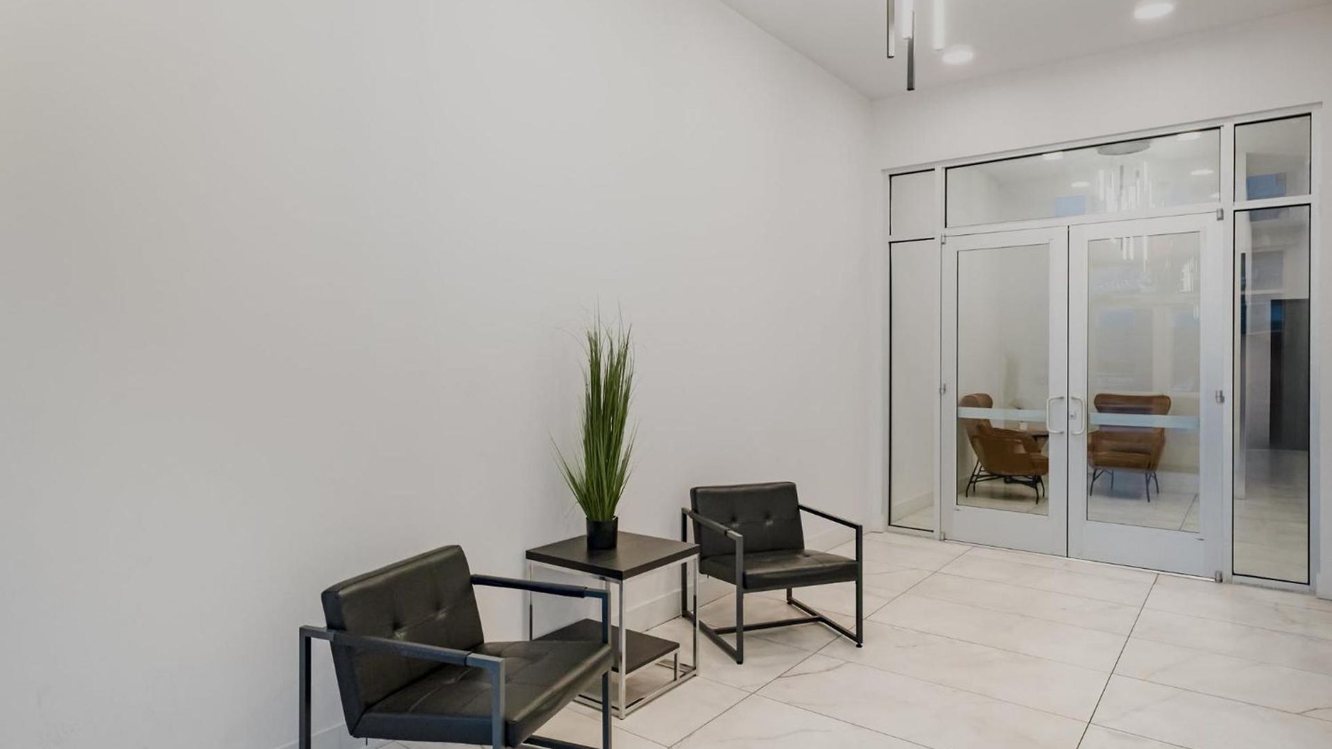 Modern West End For 6 Shared Pool & Gym Nashville