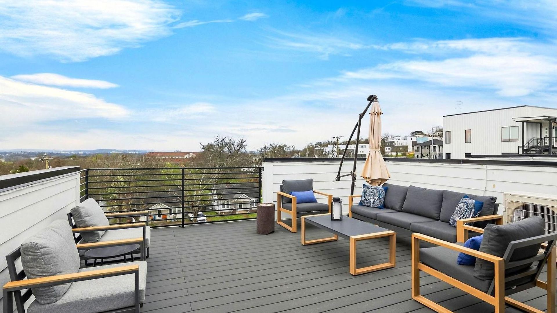 Cliffside Social By Avantstay * Nashville