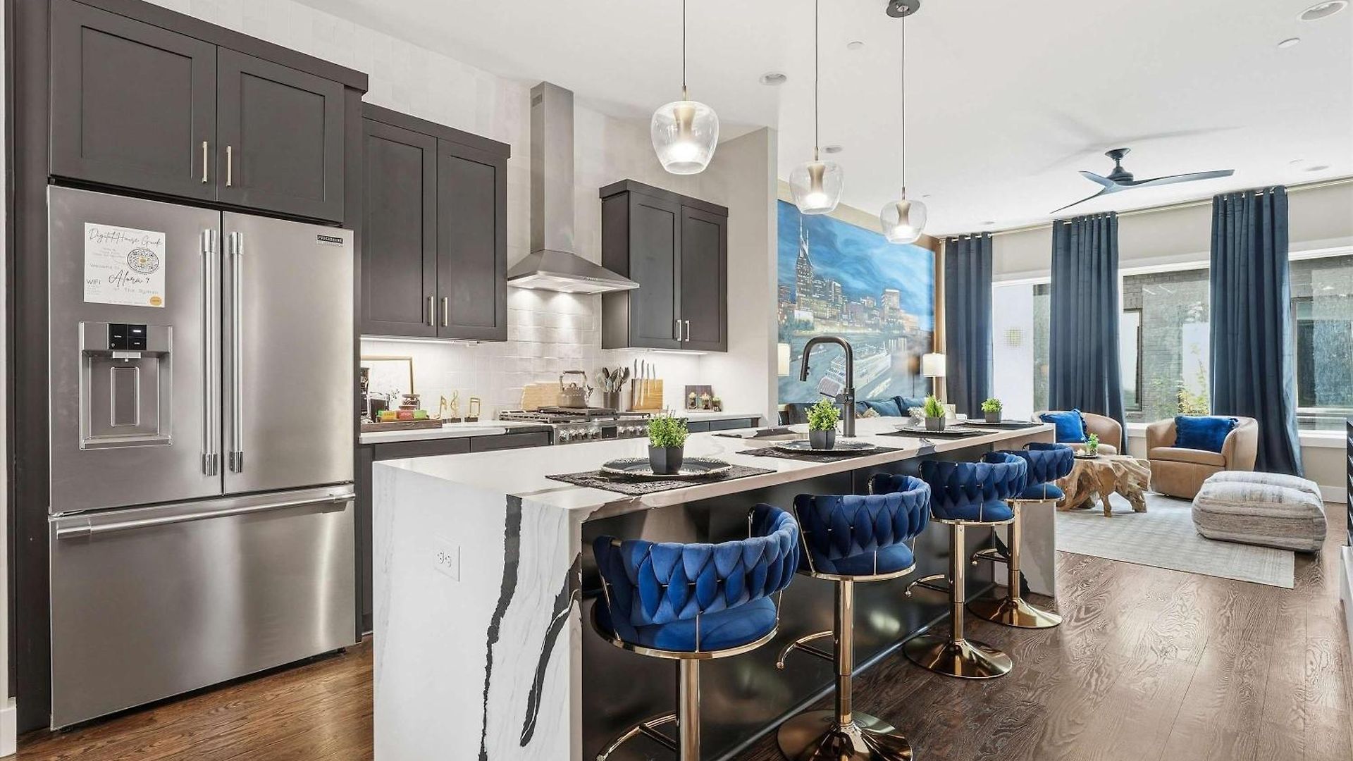 Luxury Gated Duo Sleeps 24 Karaoke & Rooftop Holiday home Nashville