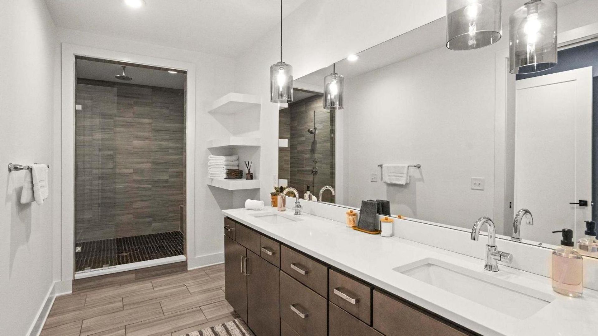 Great Location Near Gulch 12 South & Broadway *