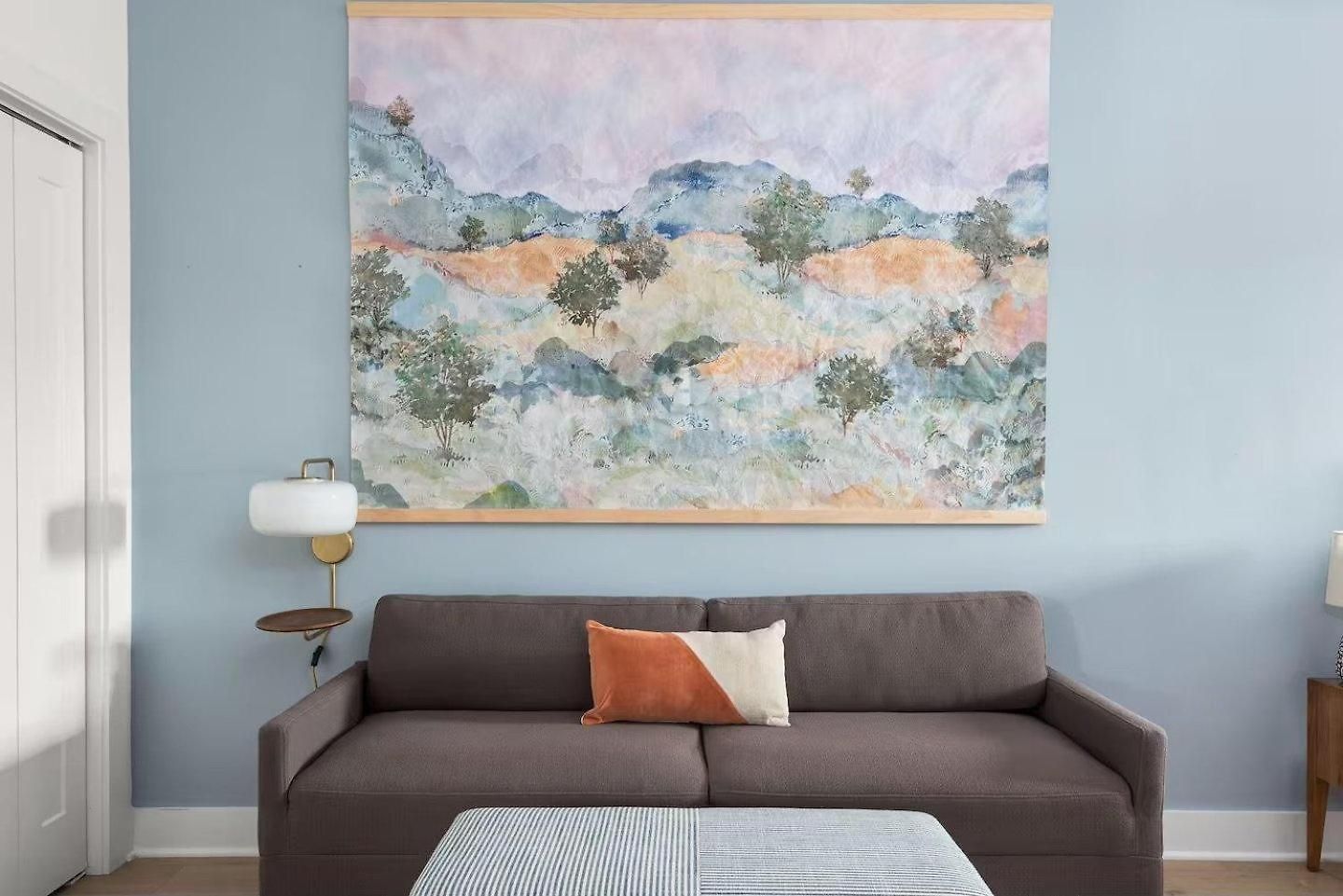 Modern Palette - Private Patio - Mins To Broadway Holiday home *