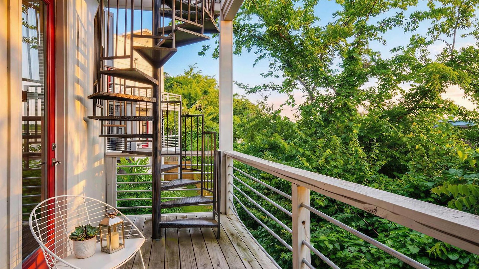 Rooftop Views & Patio Lounge Near Downtown Holiday home