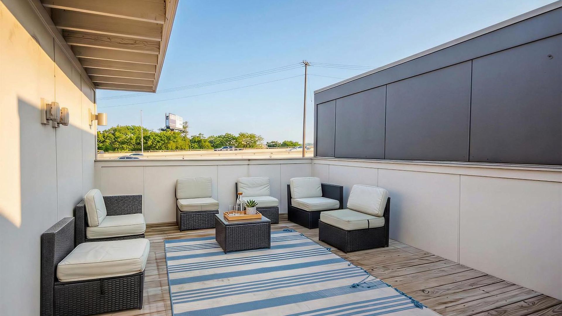 Holiday home Rooftop Views & Patio Lounge Near Downtown *