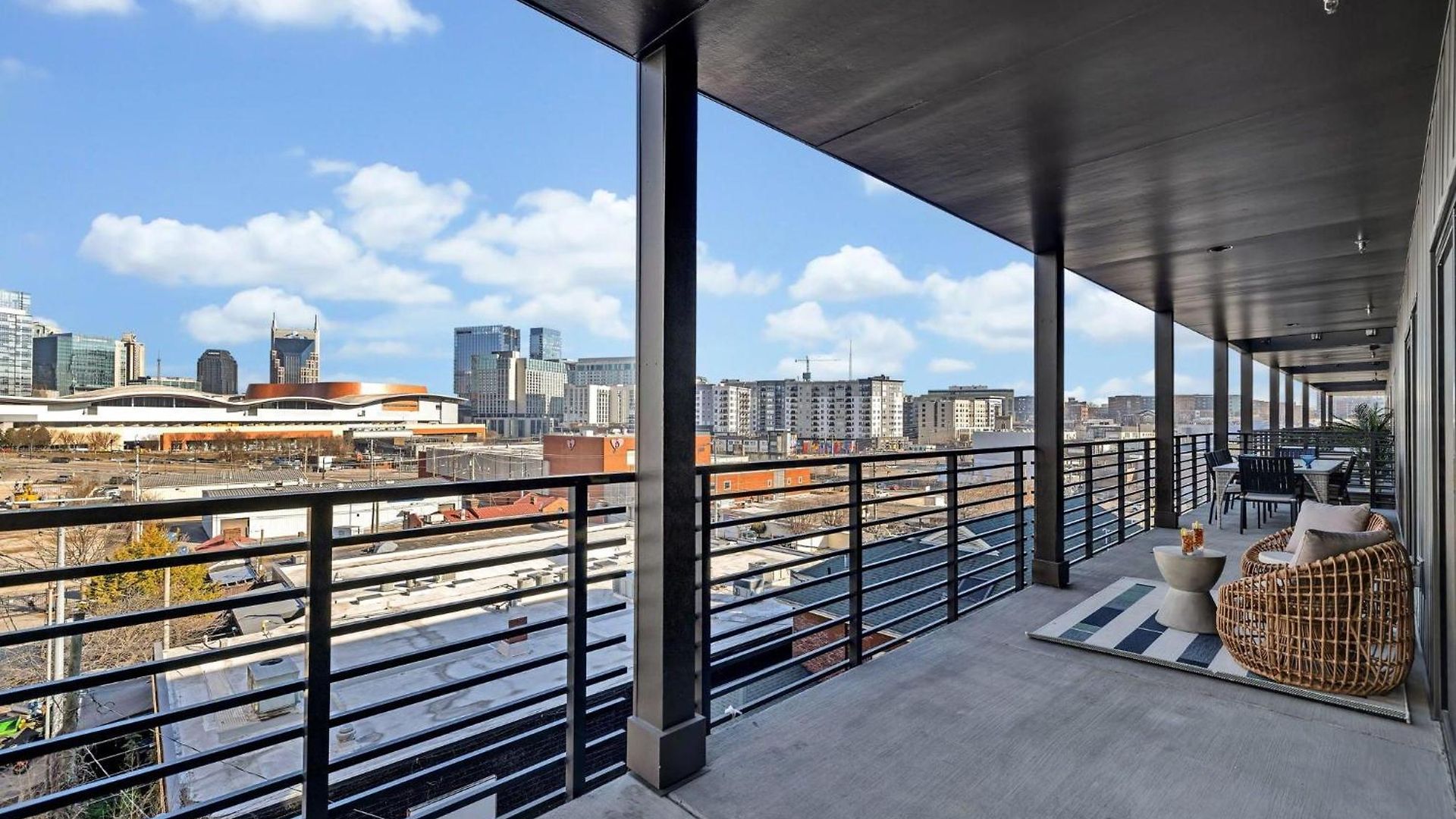 Holiday home Hyve-anthem-private Balconies-walk To Broadway *