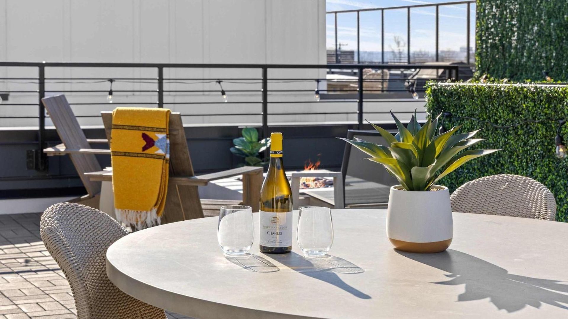 Skyline Views Hot Tub Fire Pit Grill & Parking Holiday home