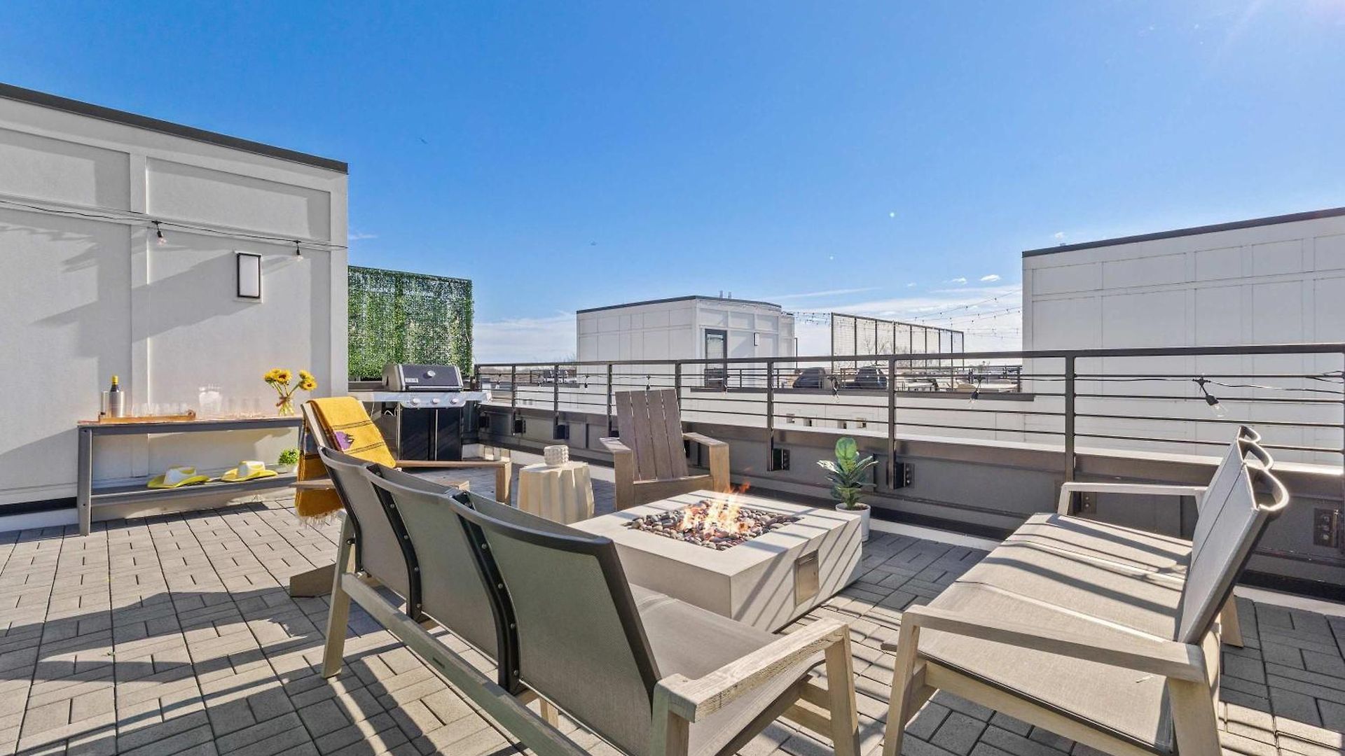 Skyline Views Hot Tub Fire Pit Grill & Parking Holiday home *