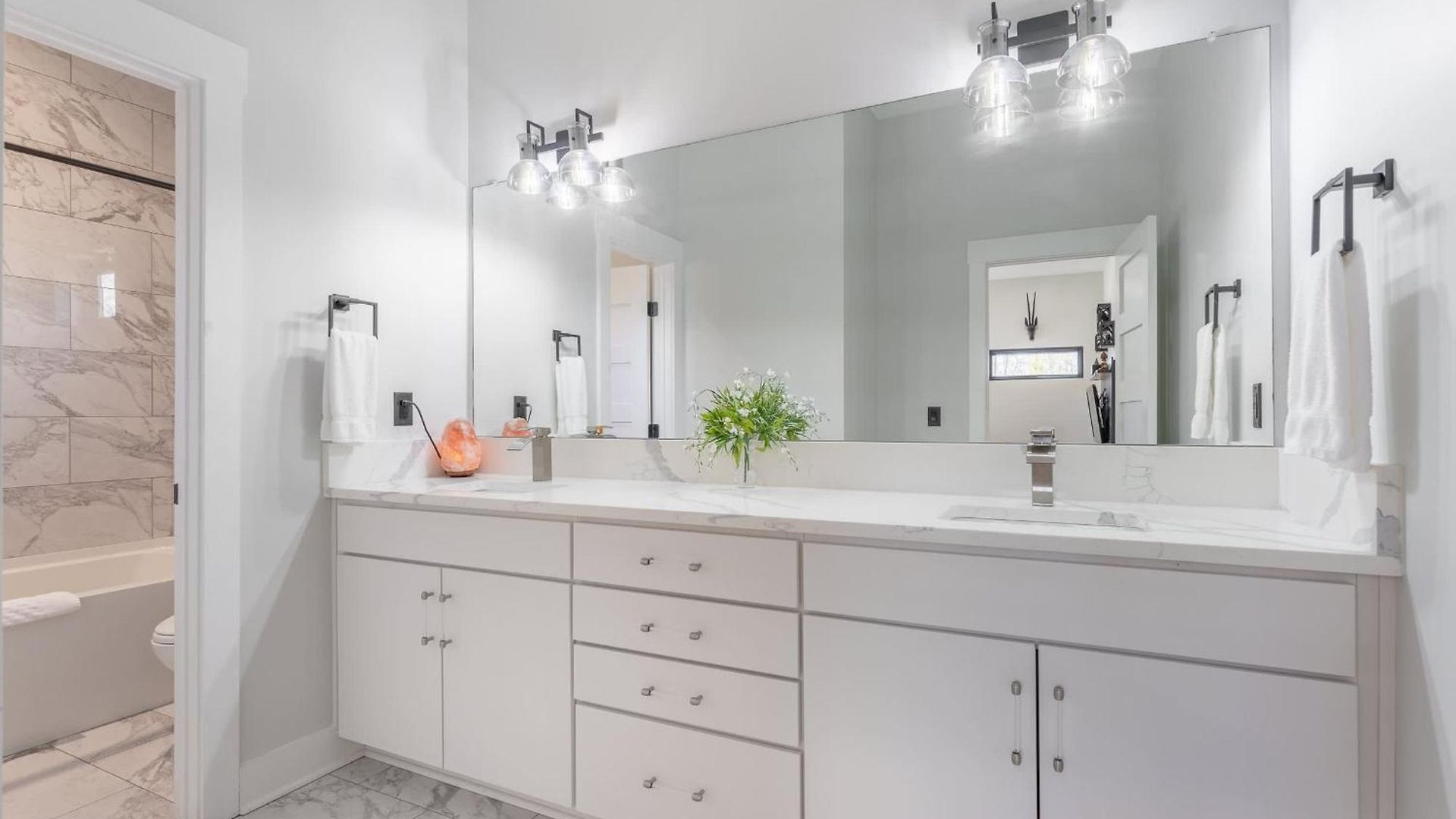 High Note Hideaway- Modern 4br Oasis Near Opryland * Nashville