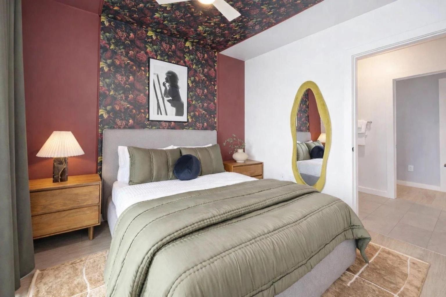 Hyve-anthem-private Balconies-walk To Broadway