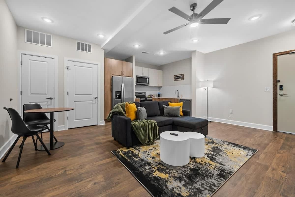 Modern 1br Walk To Gulch And Broadway * Nashville