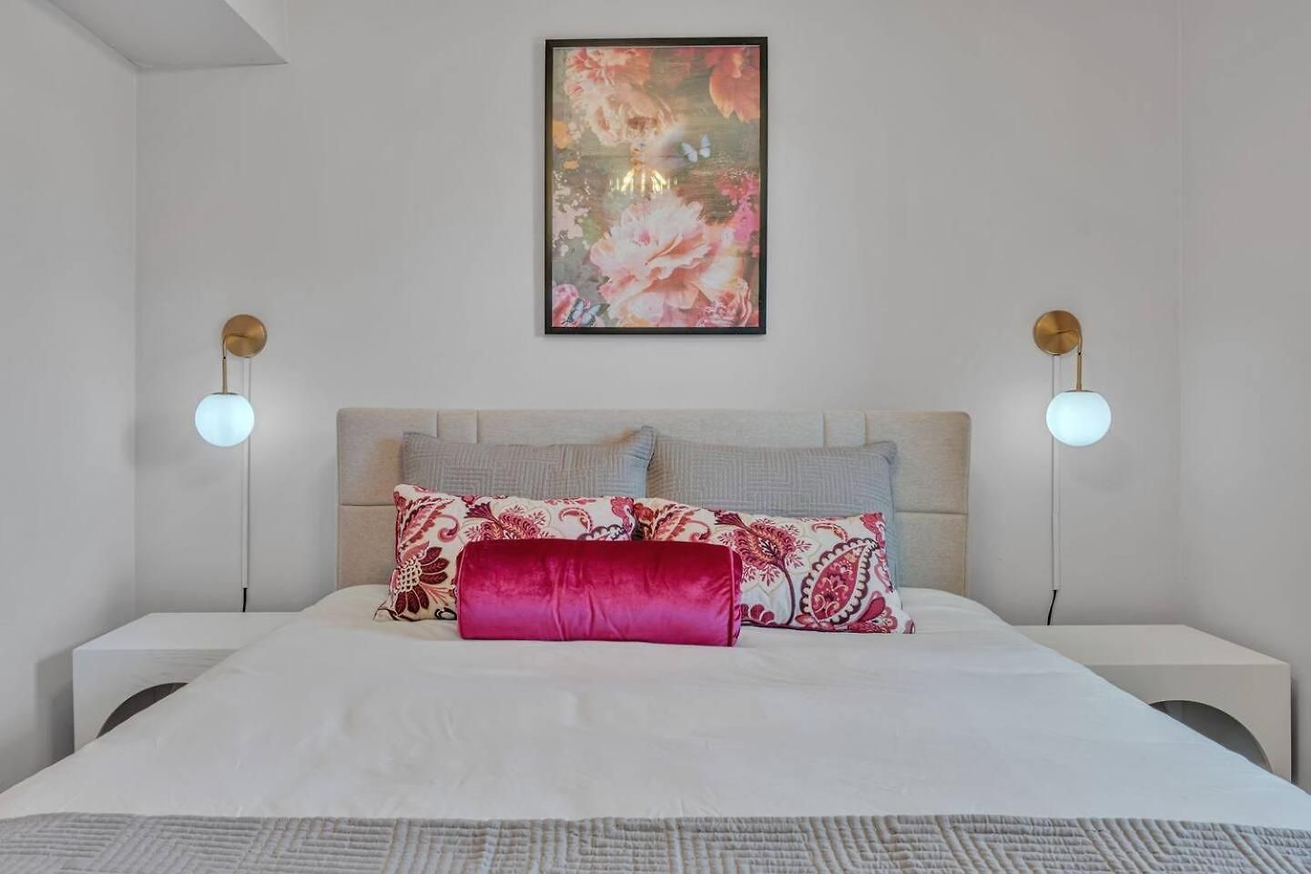 Modern 2br Near Downtown | Free Parking Apartment *