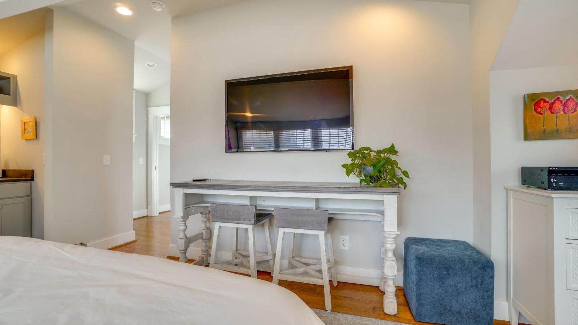 1 Mi To Centennial Park, Couple's West End Retreat Apartment *