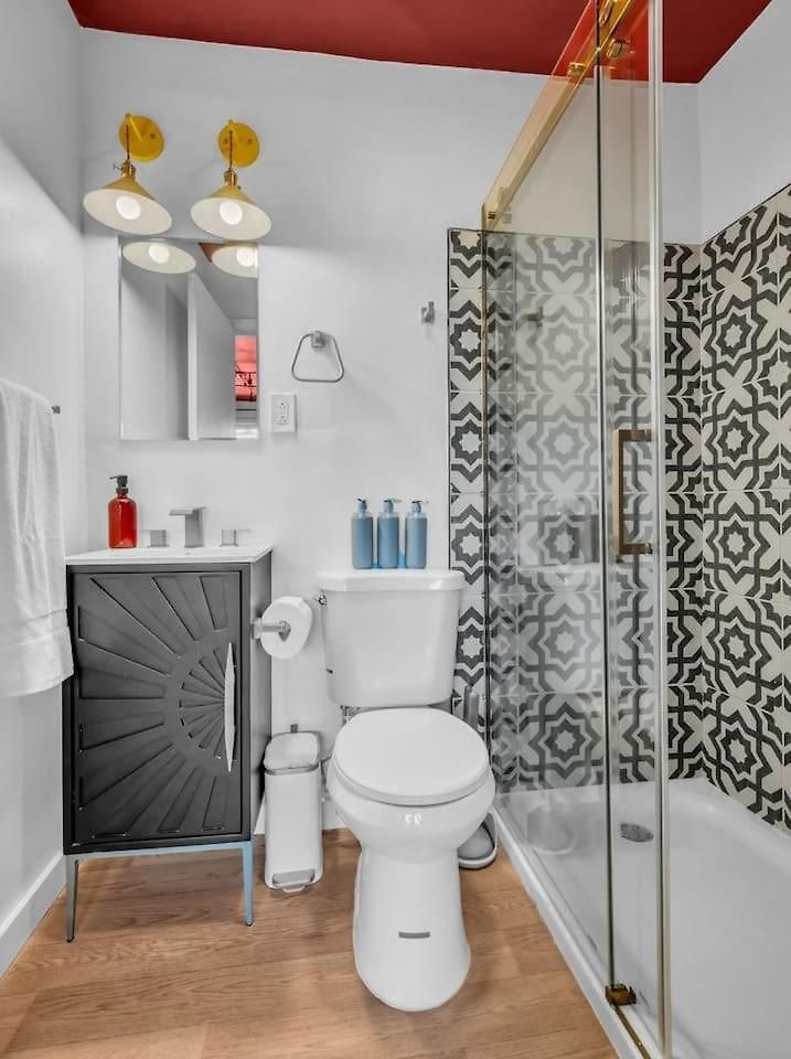 Spacious 2br Downtown | Free Parking * Nashville