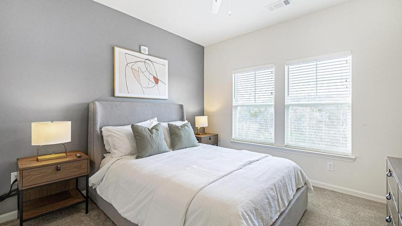 Landing Modern With Amazing Amenities Apartment