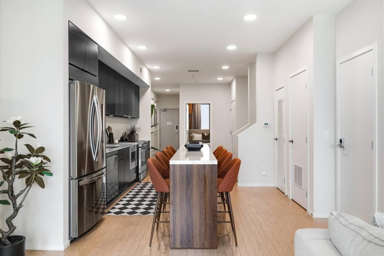 Apartment Penthouse River View With Patio And Parking Near Downtown