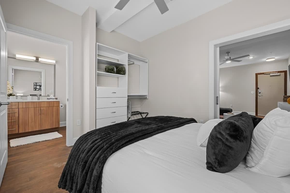 Modern 1br Walk To Gulch And Broadway *