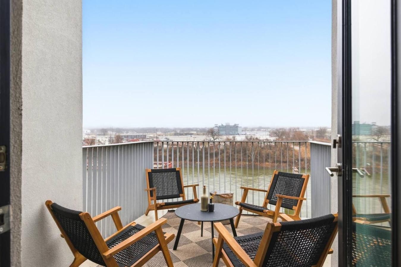 Penthouse River View With Patio And Parking Near Downtown * Nashville