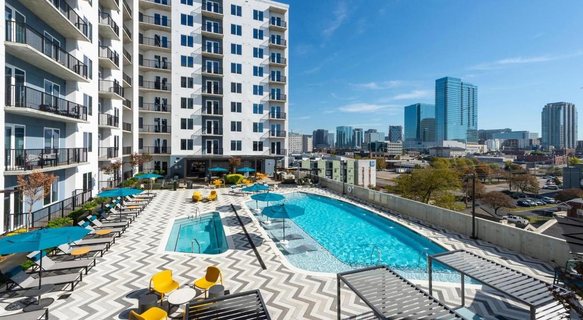 Apartment Landing Stunning 2bd Gym Pool Nashville