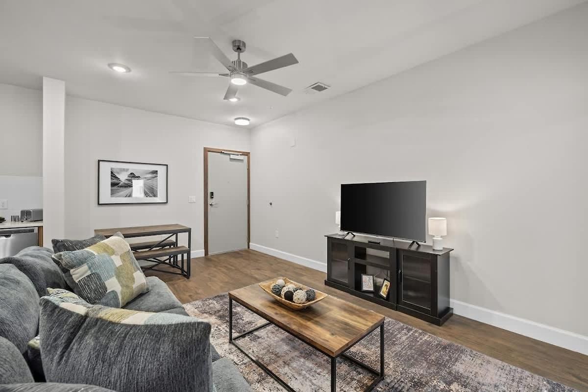 Stylish 1br With Pool & Gym In The Gulch