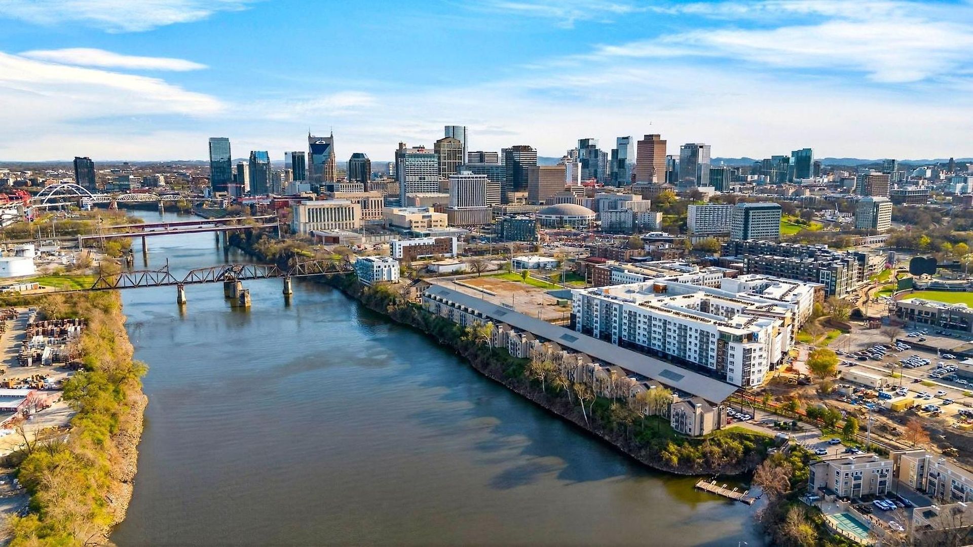 Apartment Riverfront Rhythm By Avantstay