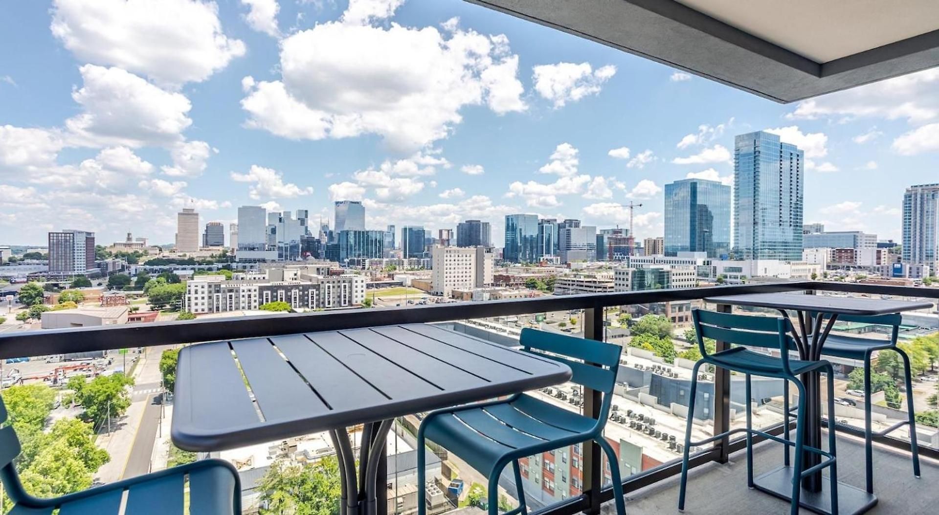 Landing Stunning 2bd Gym Pool *