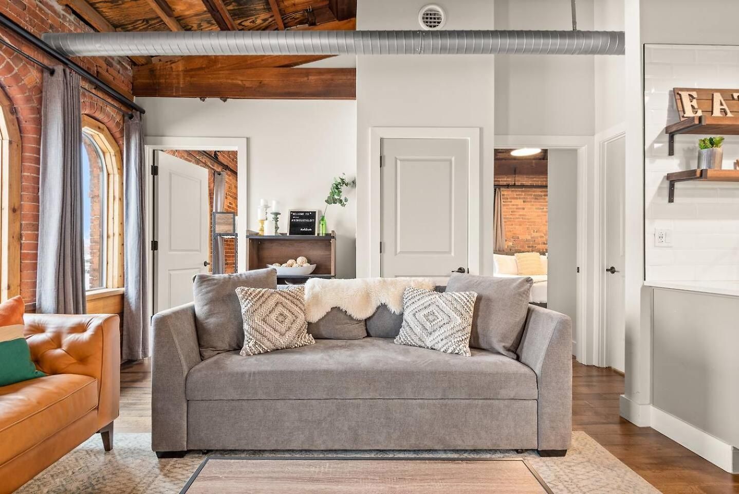 Apartment Rustic Loft W/ Speakeasy & Pool | Near Broadway