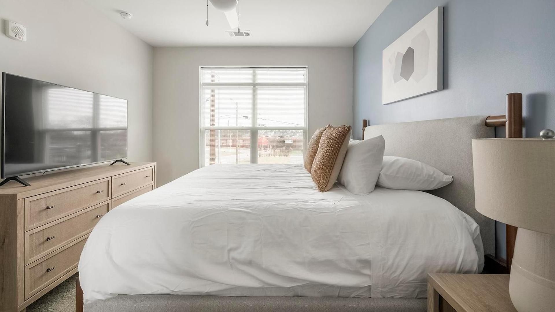 Landing Stylish 1bd Clubhouse Gym