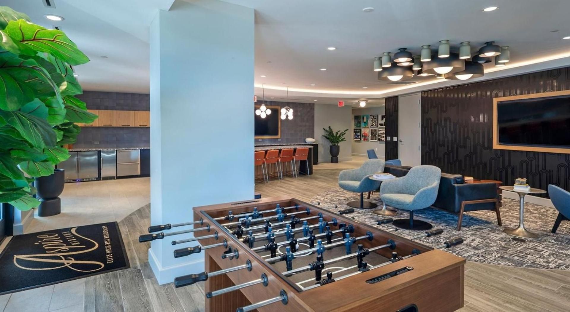 Landing Stunning 2bd Gym Pool * Nashville