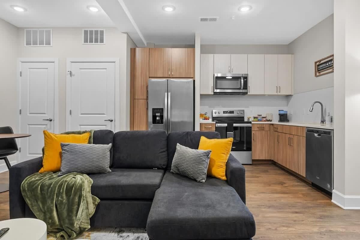 Modern 1br Walk To Gulch And Broadway Nashville