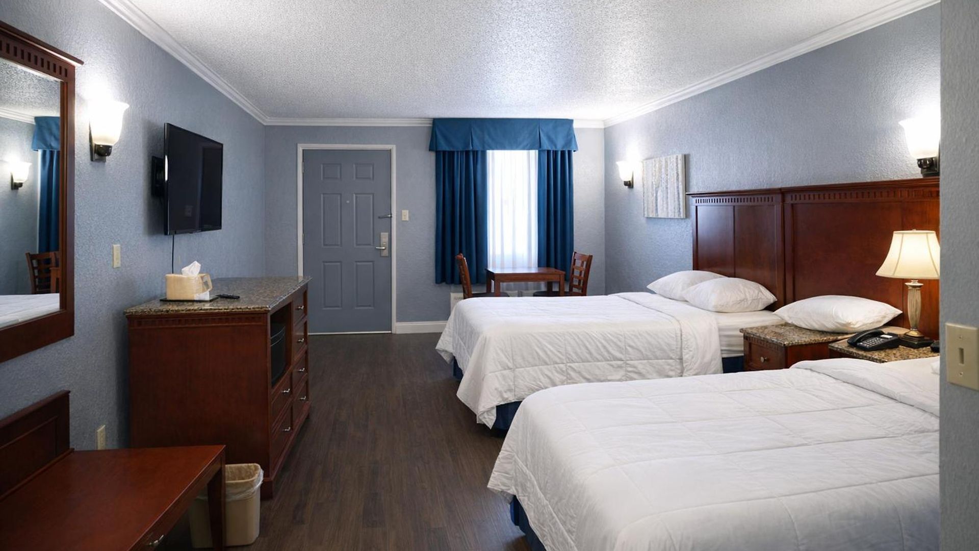 Hotel Quarters & Nashville