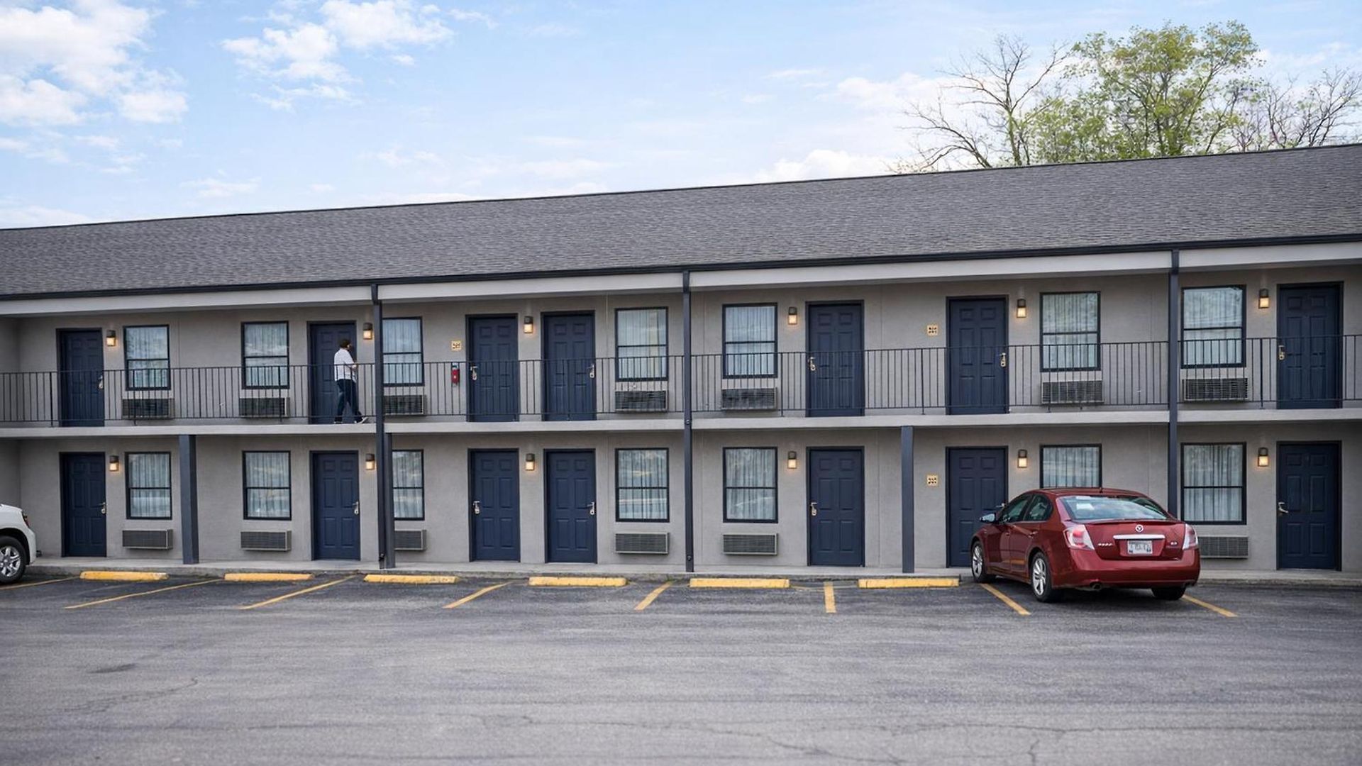 Quarters & Hotel
