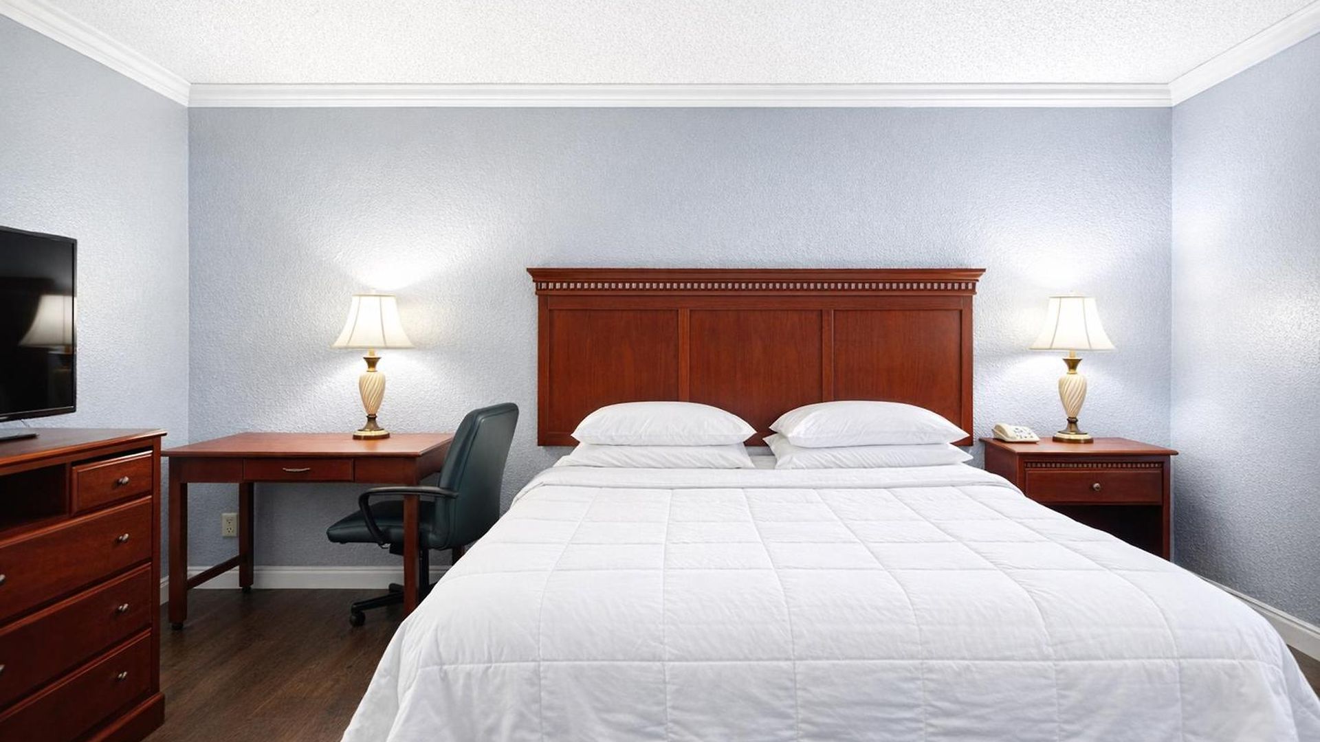 Hotel Quarters & 3*